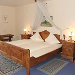 Schlosshotel Szálloda 3*
