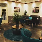 兰施图尔斯湖洛斯酒店 酒店