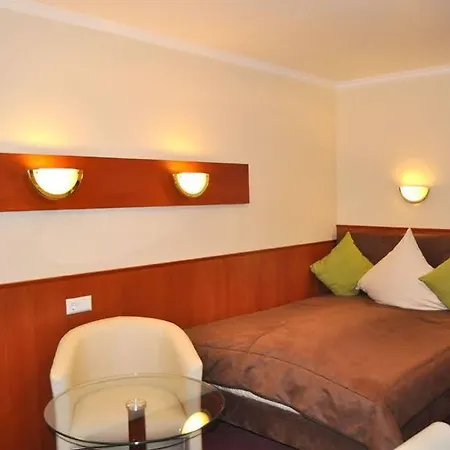 Schlosshotel Hotel 3*