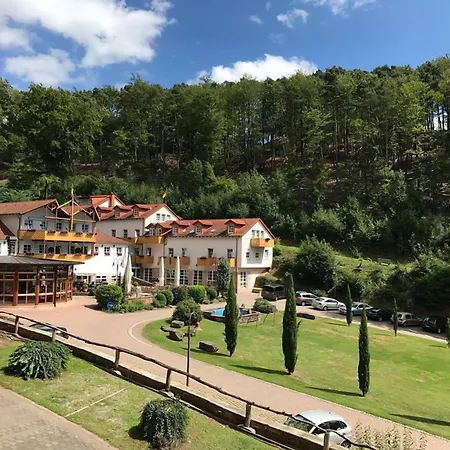 Schlosshotel Szálloda 3*