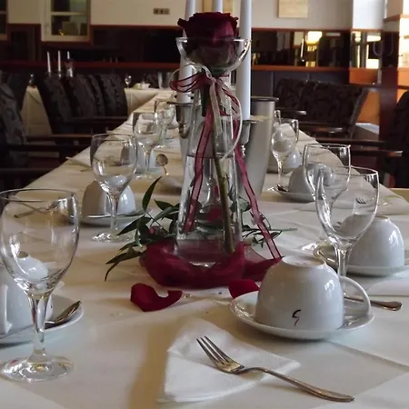 Schlosshotel Hotel 3*