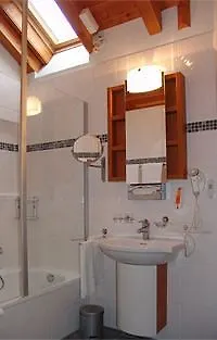 Schlosshotel מלון לנדסטול