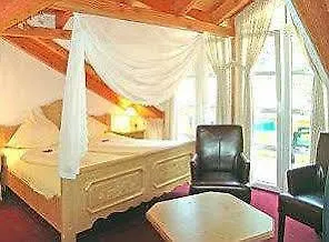 Schlosshotel לנדסטול