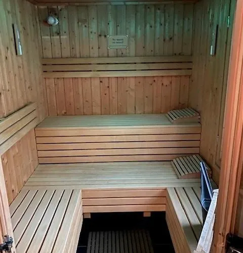 Schlosshotel Hotel 3*